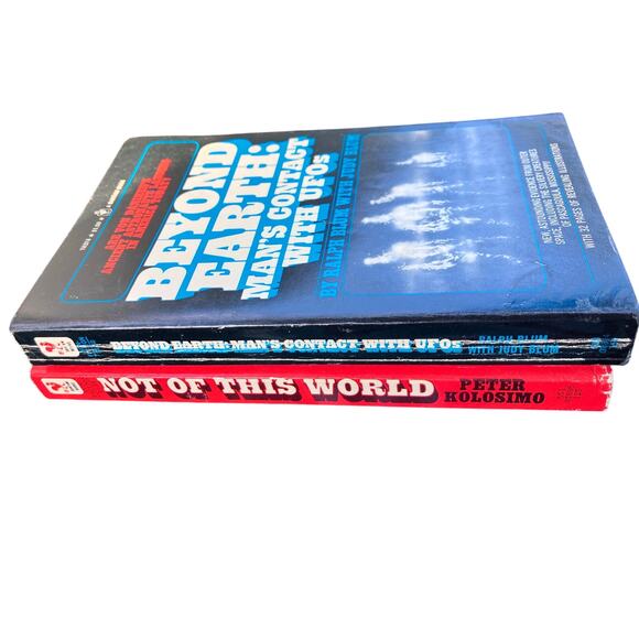 UFO Vintage BOOK Lot of (2), Not of this World, Beyond Earth, Paperback 1970s - Picture 4 of 11